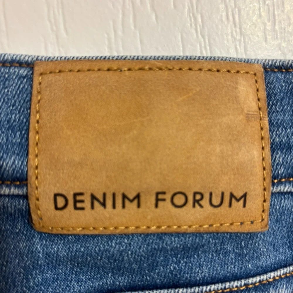 Aritzia Denim Forum Jane Mid Rise Boot Cut Cotton Lyocell Blue Jeans Size 27 - Picture 11 of 13